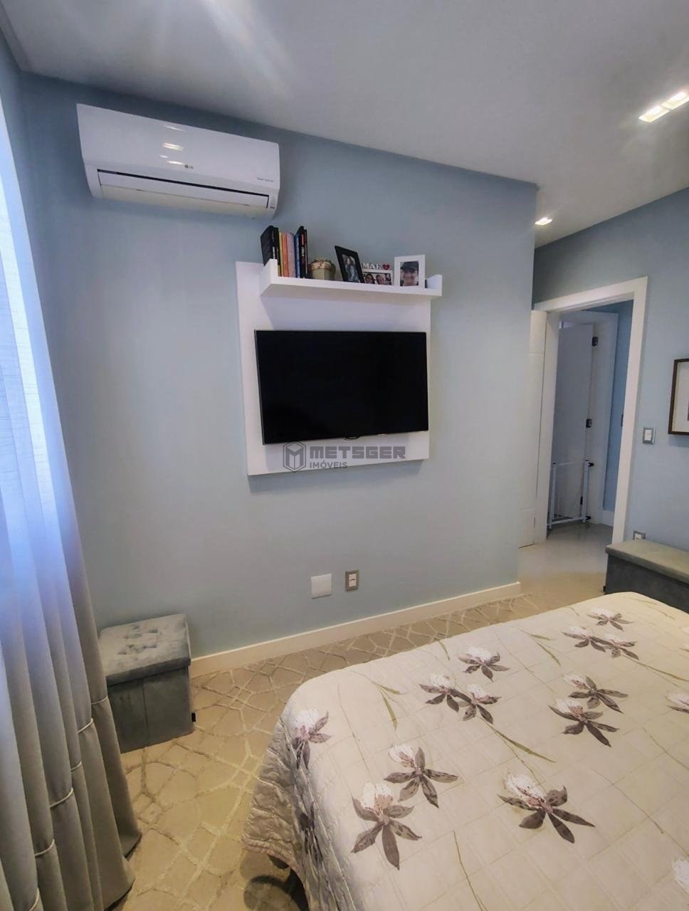 Apartamento Edif Sistina Tower, em Balneário Camboriú2 suítes , 4 dormitórios, 4 banheiros