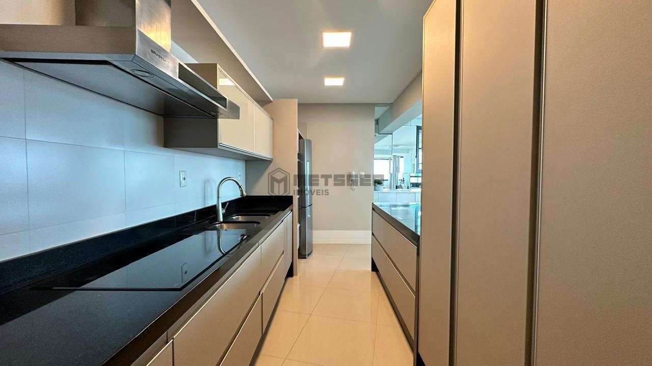 Apartamento Cobertura, Balneário Camboriú, excelente localização, 4 suites  vista Mar