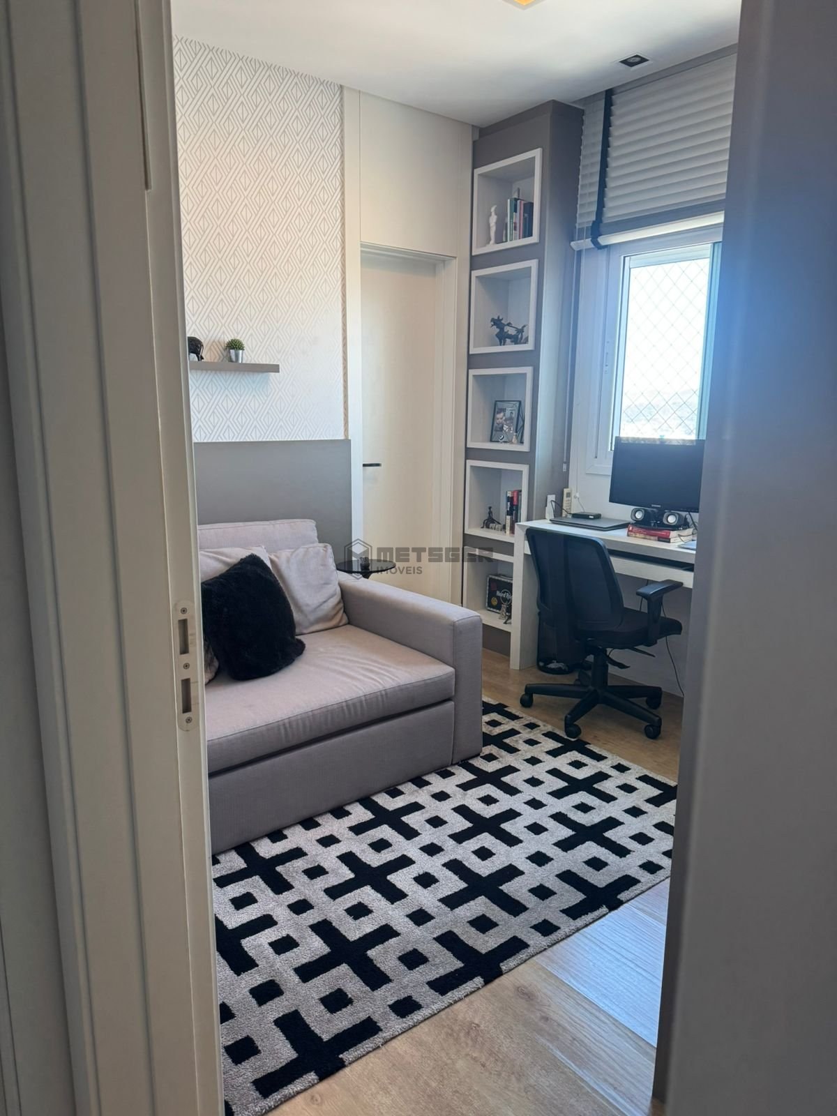 Apartamento Edif Ville Del Acqua em Balneário Camboriú com 3 suítes, 1 lavabo, 3 vagas e com vista para o mar.