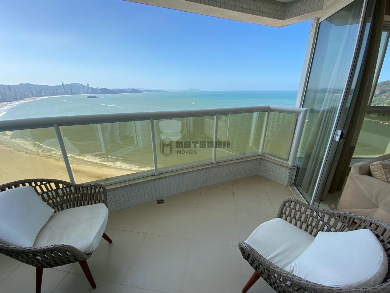 Apartamento Duplex, frente Mar em Balneário Camboriú, 6 suítes