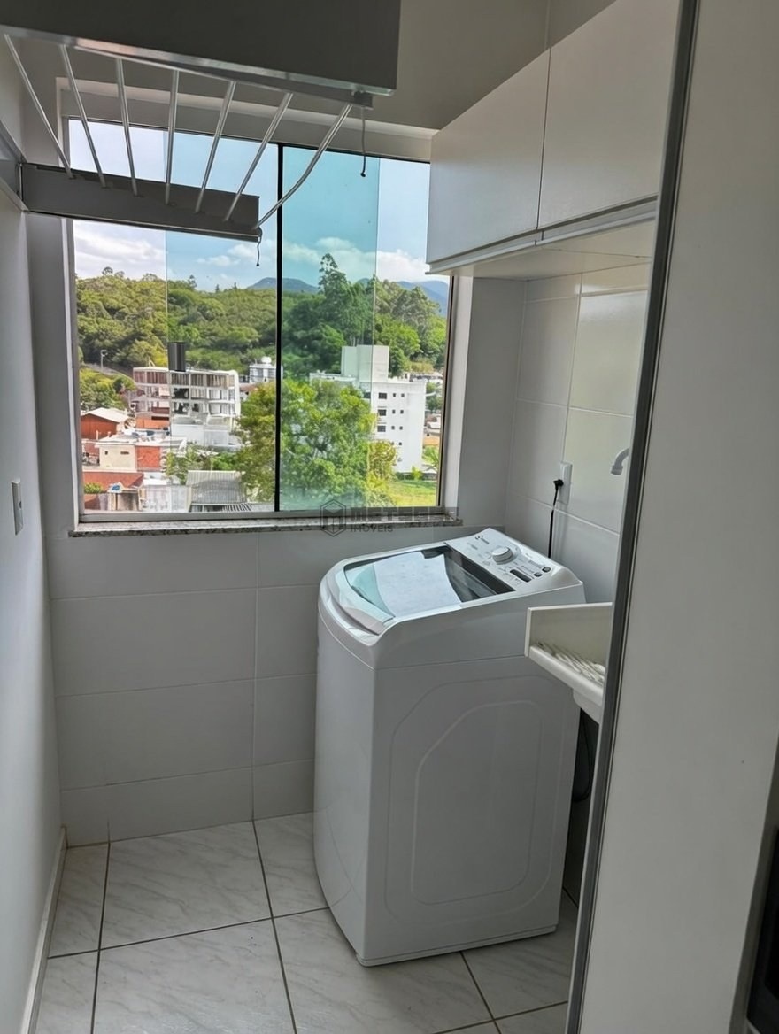 Apartamento mobiliado à venda em Camboriú | Excelente localização a apenas 4 minutos da Praia Central de Balneário Camboriú!