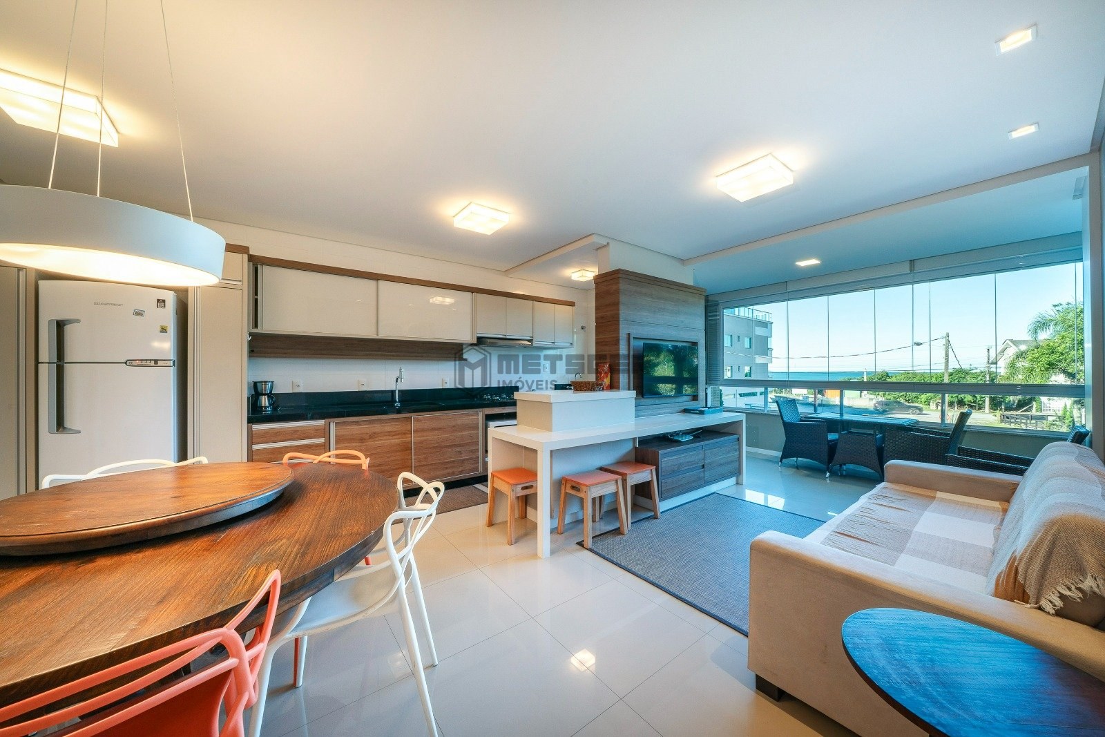 APARTAMENTO MOBILIADO A 150 METROS DO MAR EM MARISCAL – BOMBINHAS/SC