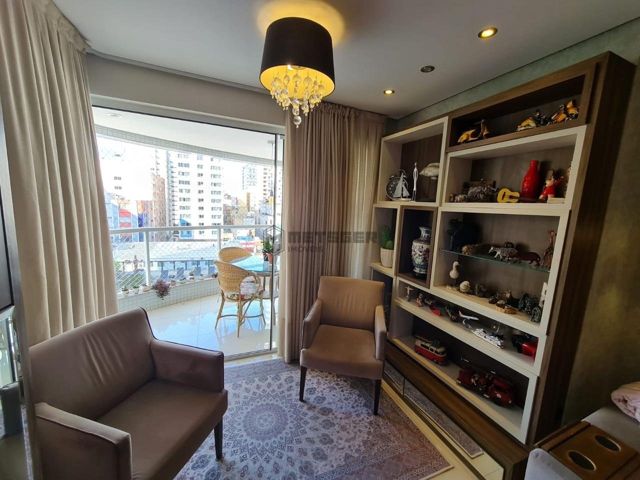 Apartamento Balneário Camboriú 3 suítes, 1 lavabo, 2 vagas de garagem no coração de Balneário Camboriú, ao lado do camelódromo.