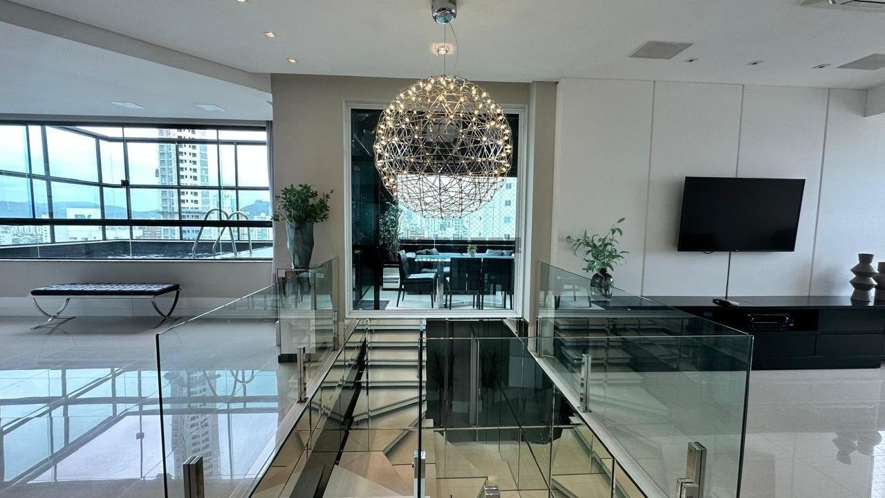 Apartamento Cobertura, Balneário Camboriú, excelente localização, 4 suites  vista Mar