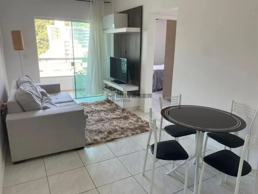 Apartamento mobiliado à venda em Camboriú | Excelente localização a apenas 4 minutos da Praia Central de Balneário Camboriú!