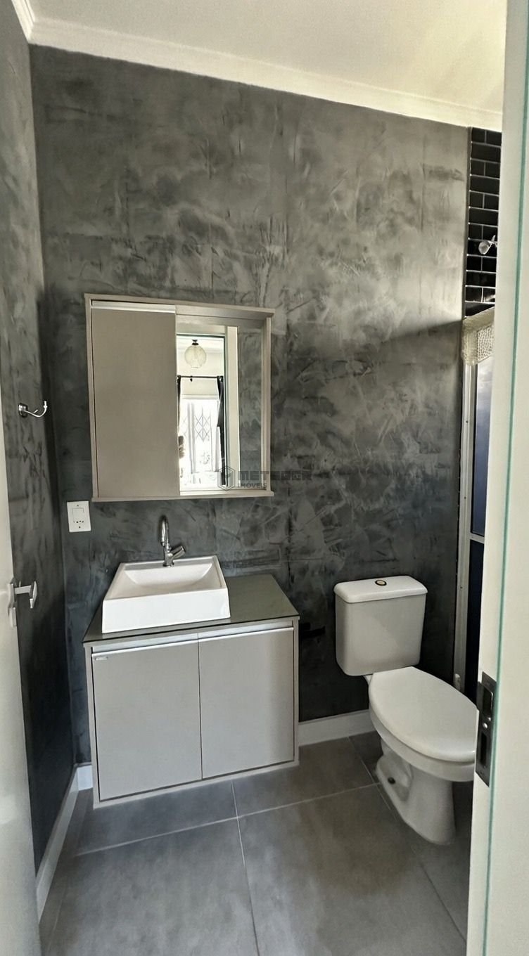Casa com piscina e 4 suítes no centro de Balneário Camboriú