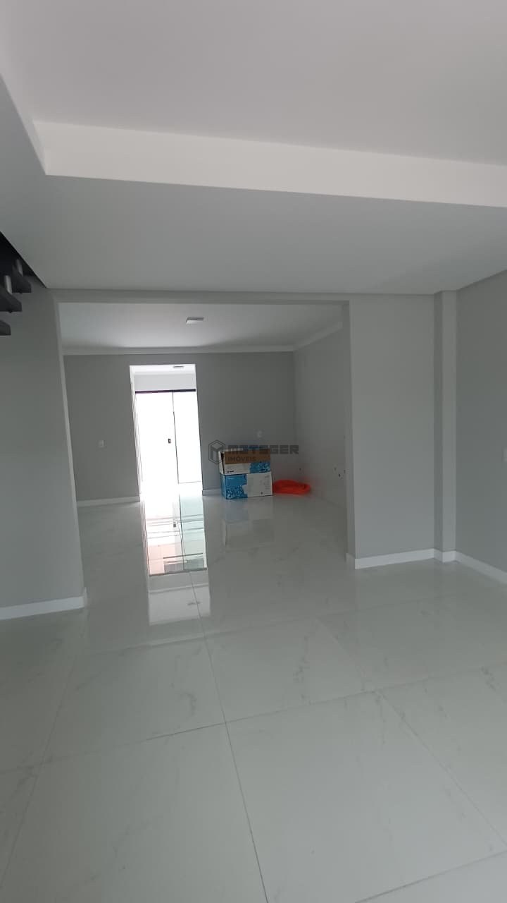 Sobrado Novo com 3 Suítes e 2 Vagas à Venda no Rio Pequeno – Camboriú