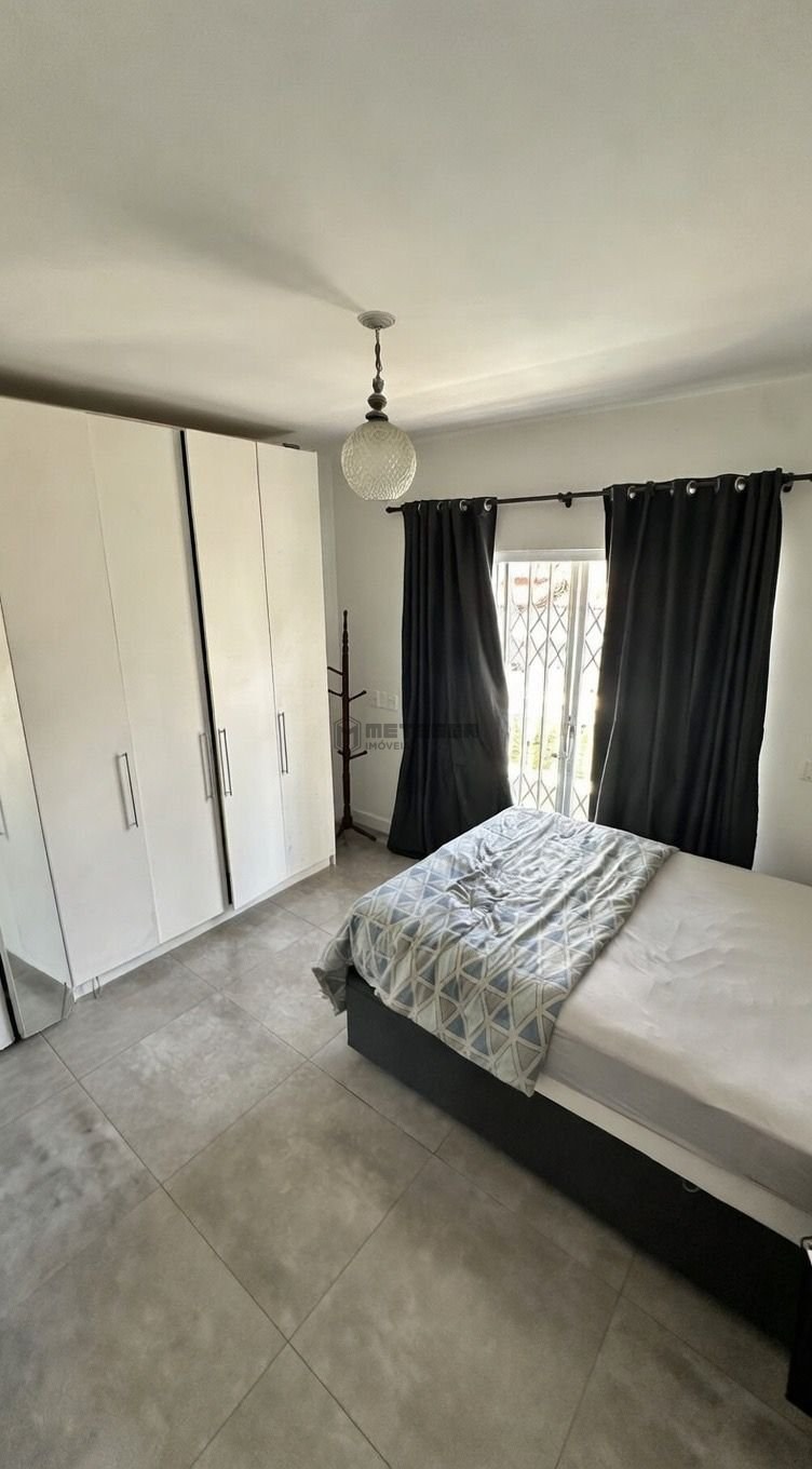 Casa com piscina e 4 suítes no centro de Balneário Camboriú