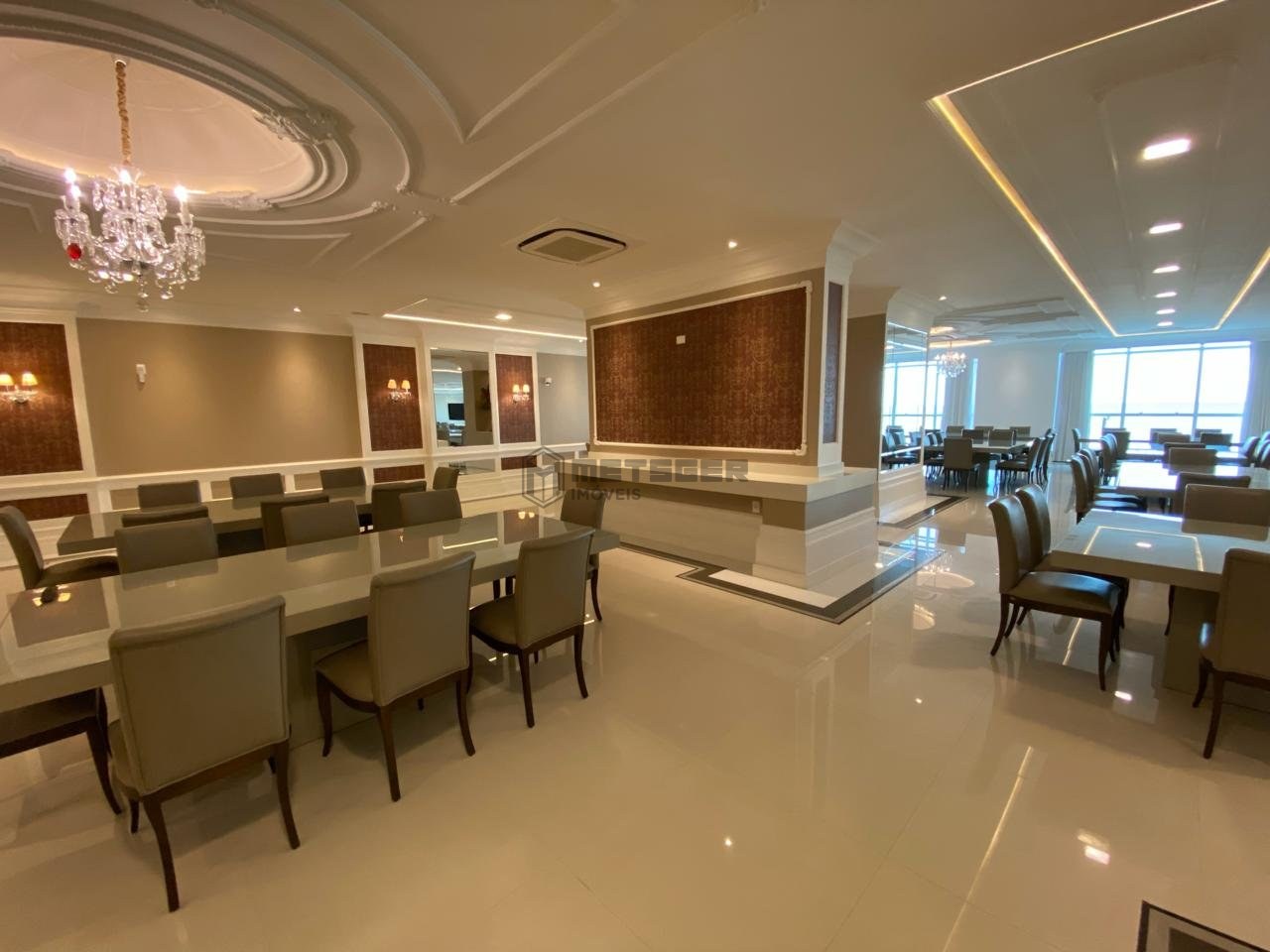 Apartamento Duplex, frente Mar em Balneário Camboriú, 6 suítes