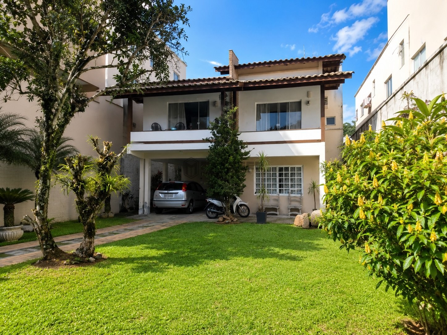 Casa Ampla com 2 Quartos, Suíte e 500m² de Terreno à Venda em Areias – Camboriú