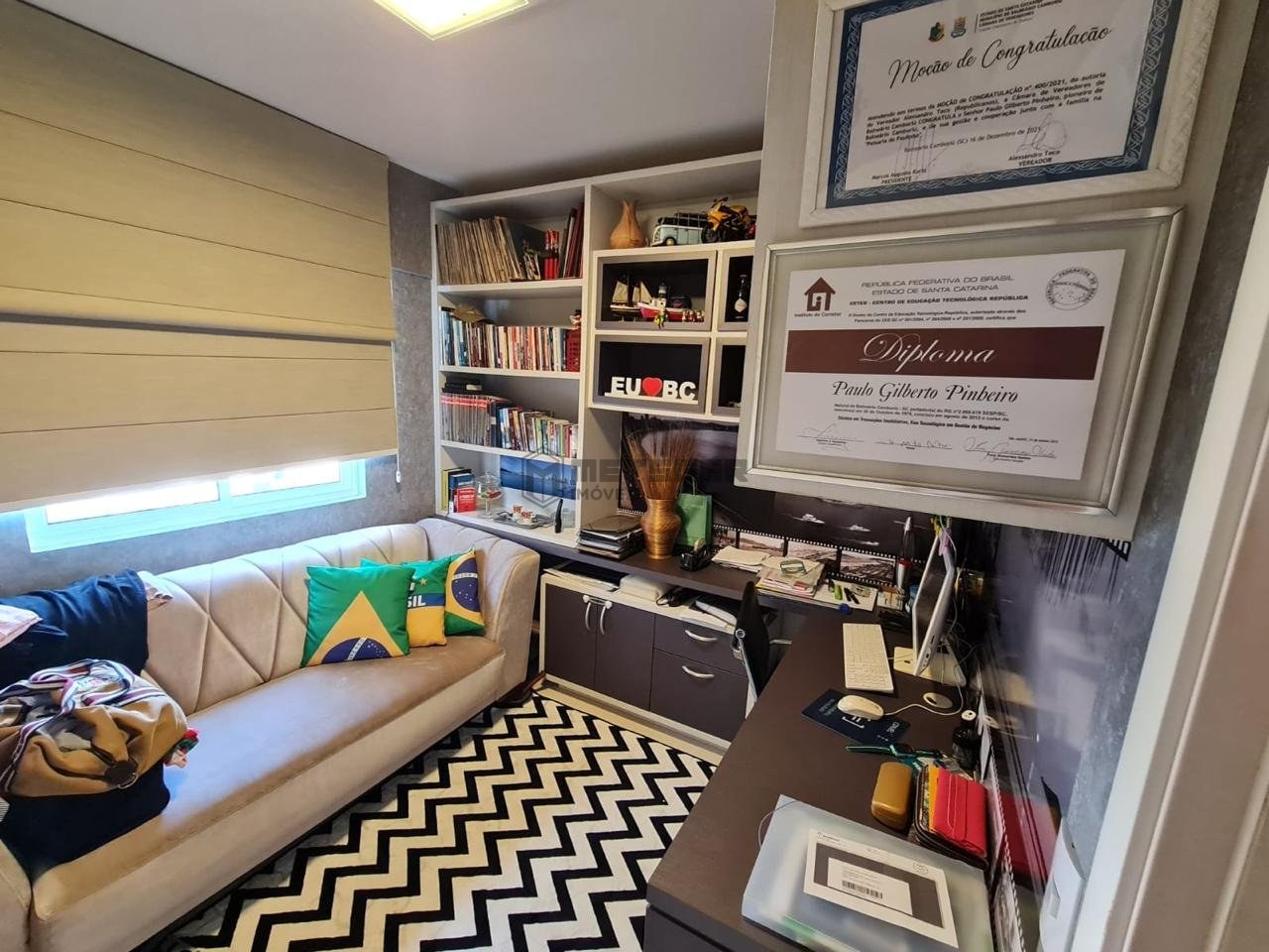Apartamento Balneário Camboriú 3 suítes, 1 lavabo, 2 vagas de garagem no coração de Balneário Camboriú, ao lado do camelódromo.