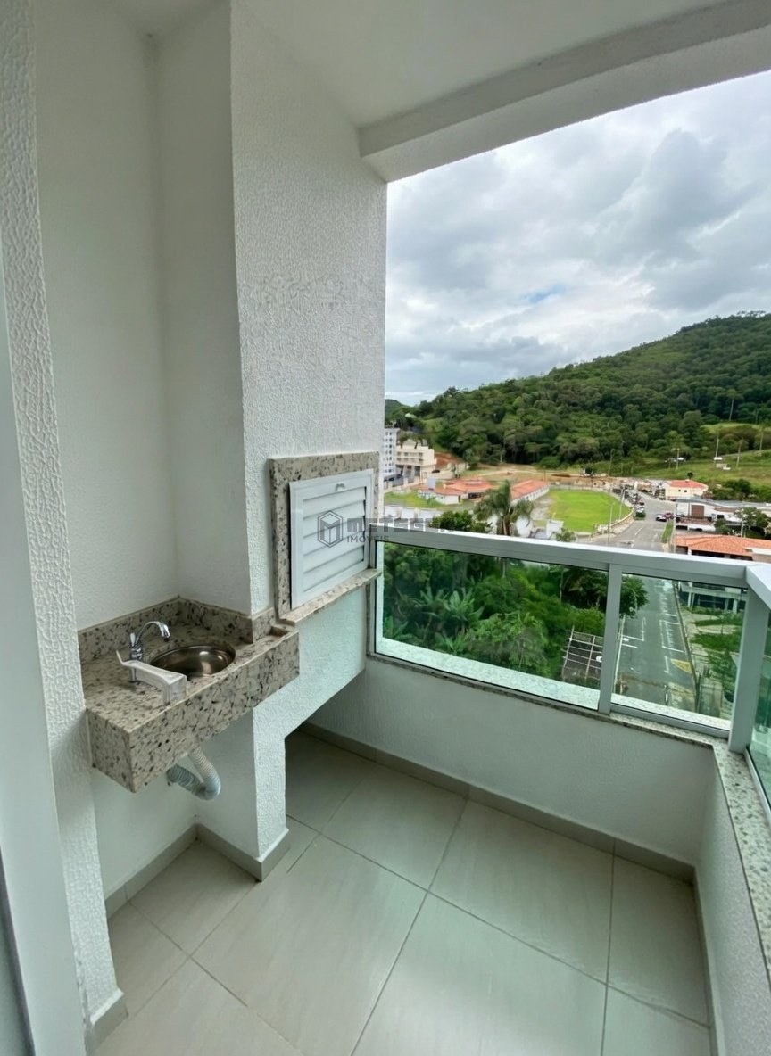 Apartamento mobiliado à venda em Camboriú | Excelente localização a apenas 4 minutos da Praia Central de Balneário Camboriú!