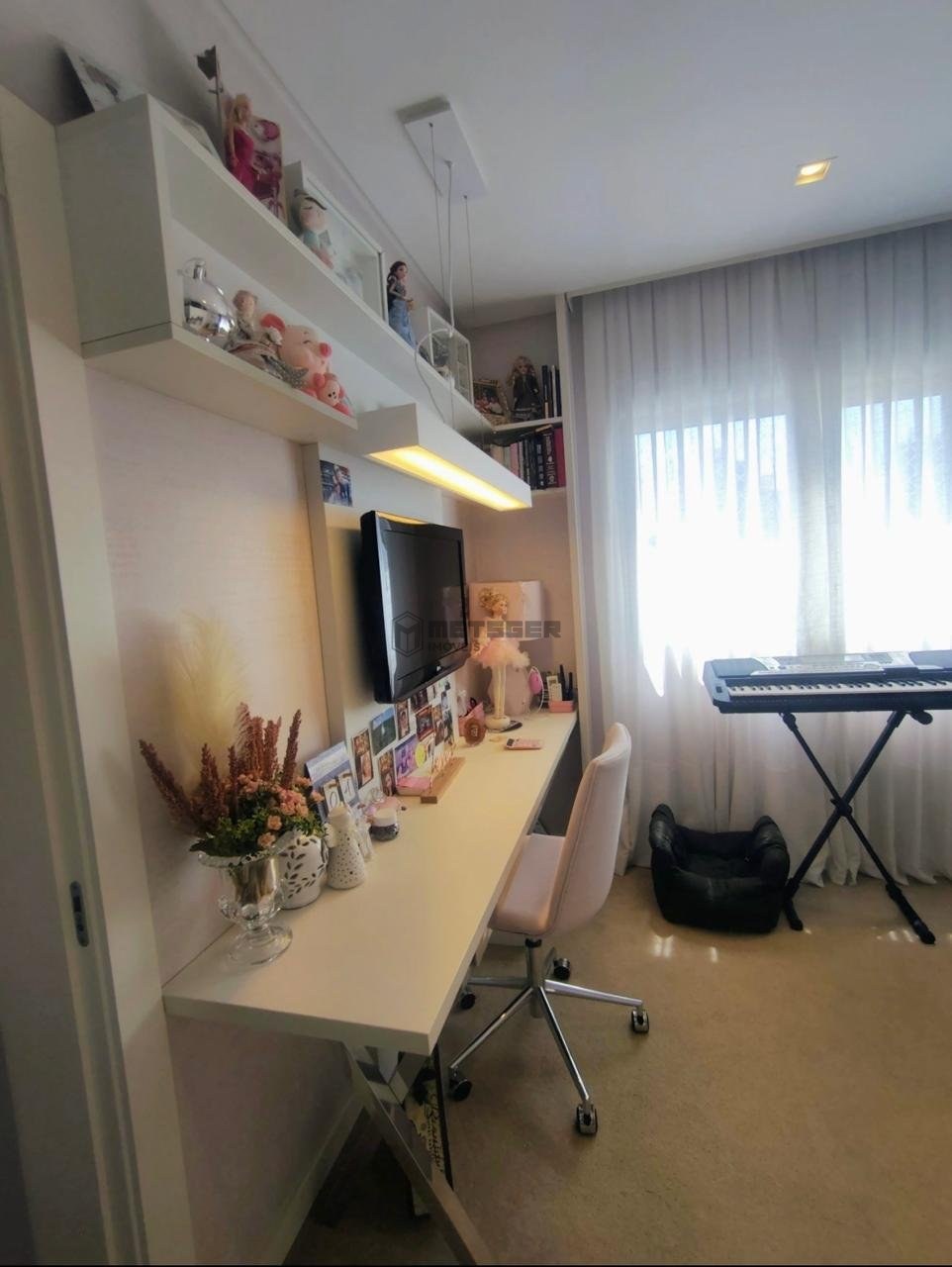 Apartamento Edif Sistina Tower, em Balneário Camboriú2 suítes , 4 dormitórios, 4 banheiros