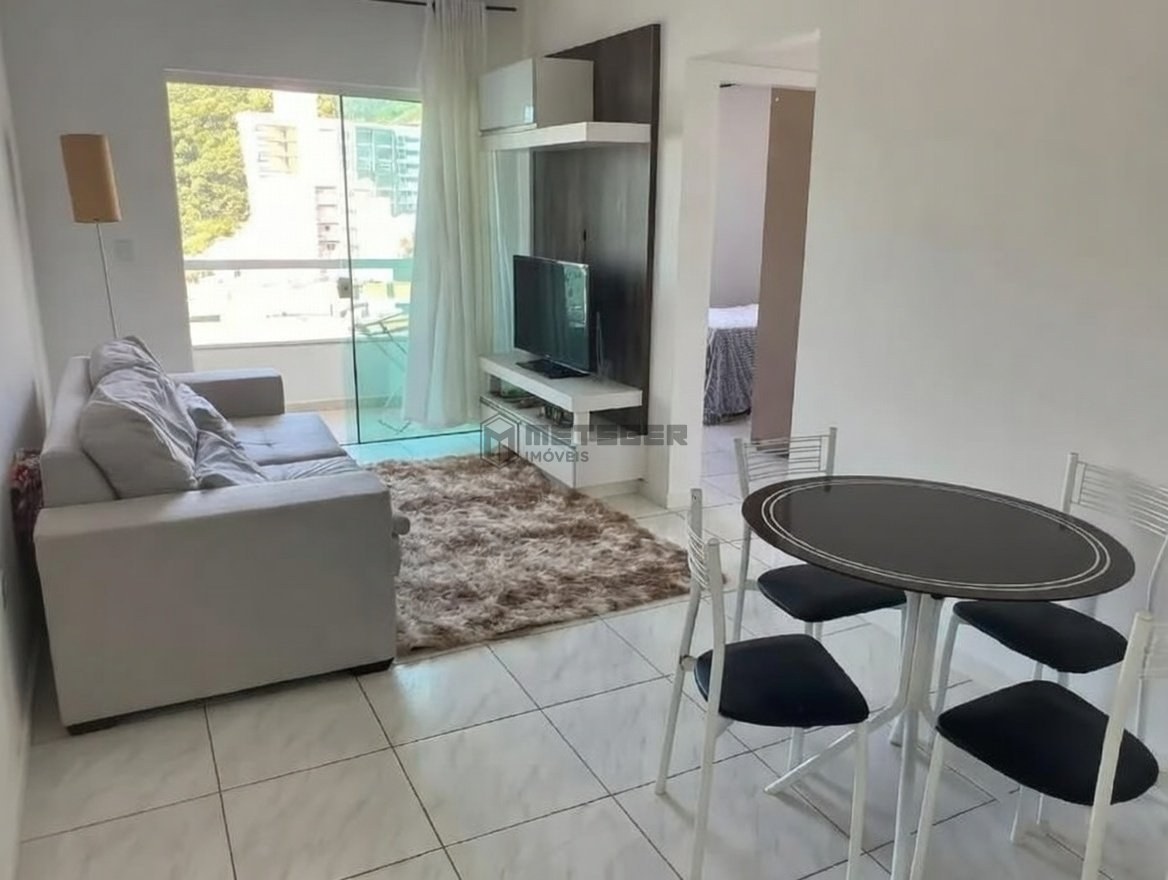 Apartamento mobiliado à venda em Camboriú | Excelente localização a apenas 4 minutos da Praia Central de Balneário Camboriú!