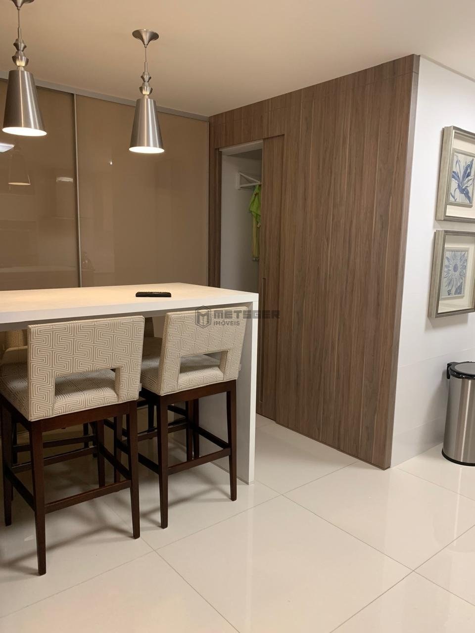 Apartamento Duplex, frente Mar em Balneário Camboriú, 6 suítes