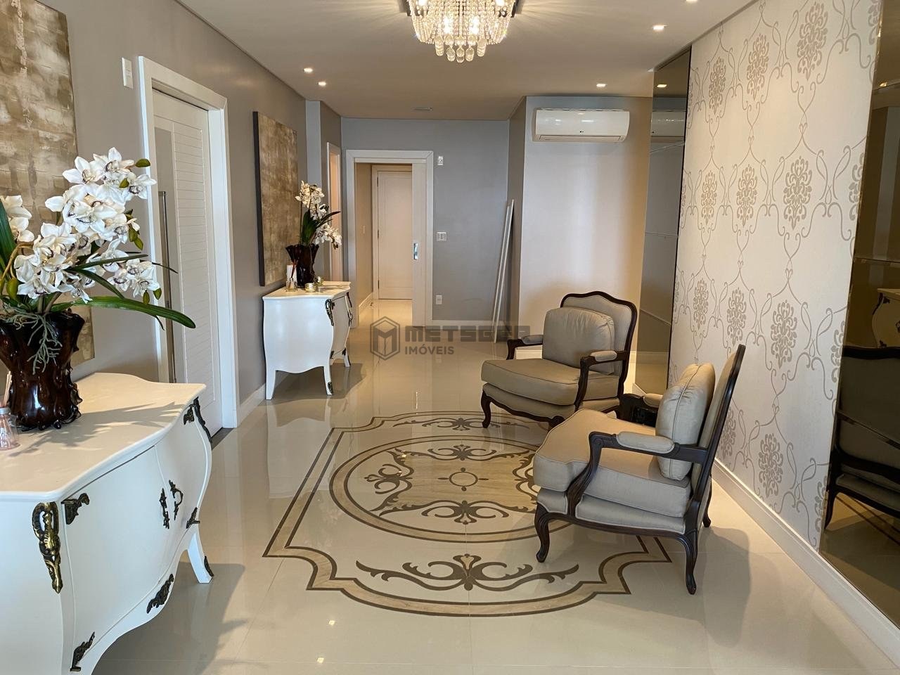 Apartamento Duplex, frente Mar em Balneário Camboriú, 6 suítes
