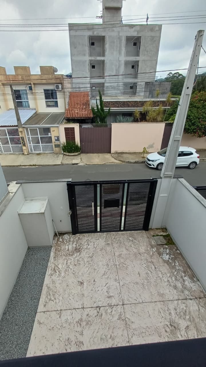 Sobrado Novo com 3 Suítes e 2 Vagas à Venda no Rio Pequeno – Camboriú