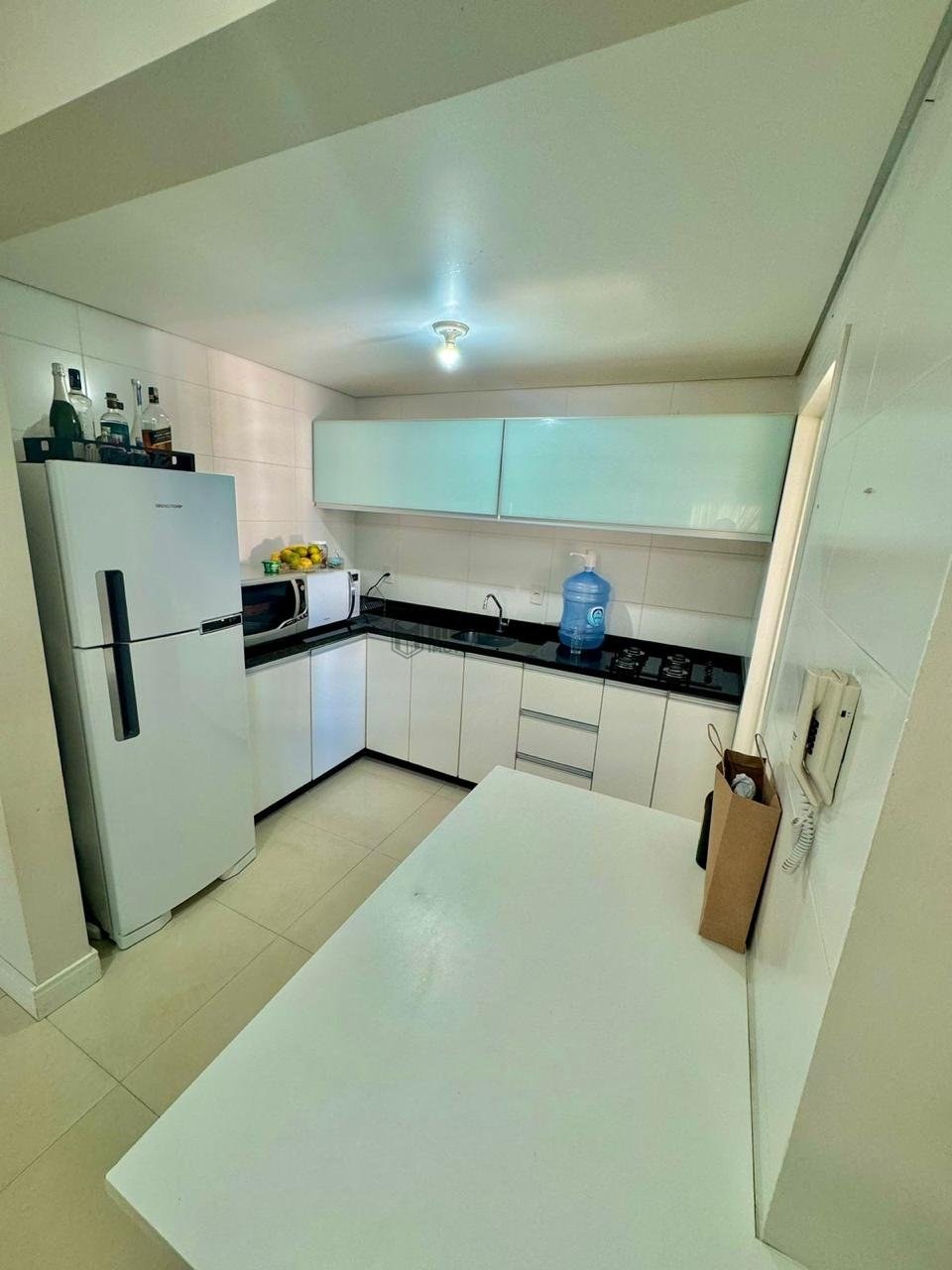Apartamento Edif Maison Antonieta 2 suítes, 2 vagas no coração de Balneário Camboriú