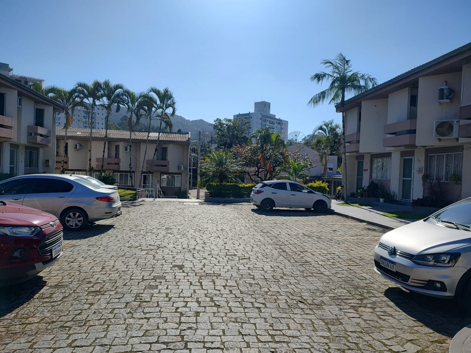 SOBRADO EM CONDOMÍNIO FECHADO NO ARIRIBÁ – CONFORTO, SEGURANÇA E QUALIDADE DE VIDA