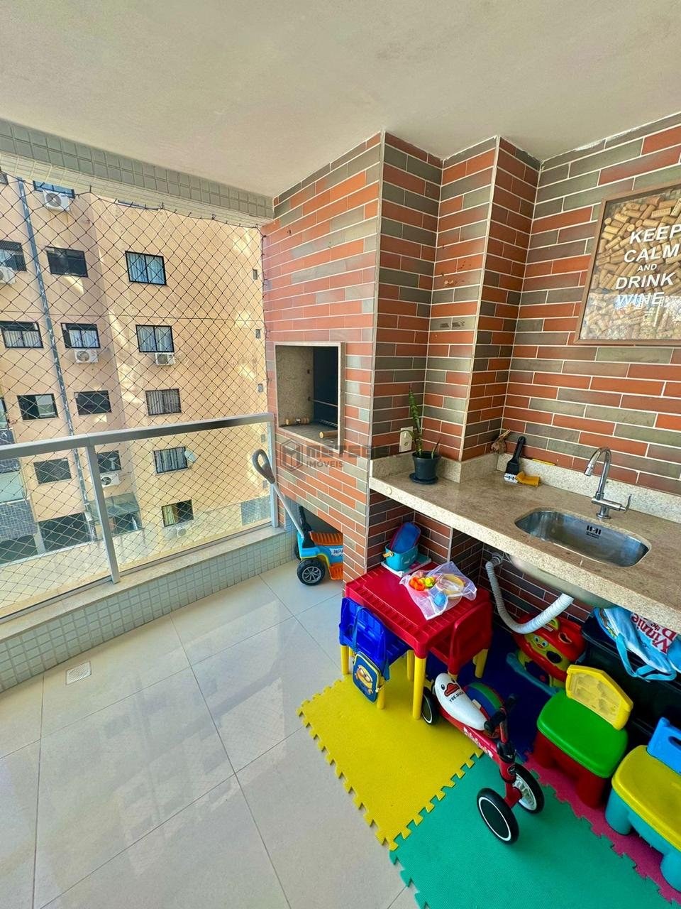 Apartamento Edif Maison Antonieta 2 suítes, 2 vagas no coração de Balneário Camboriú