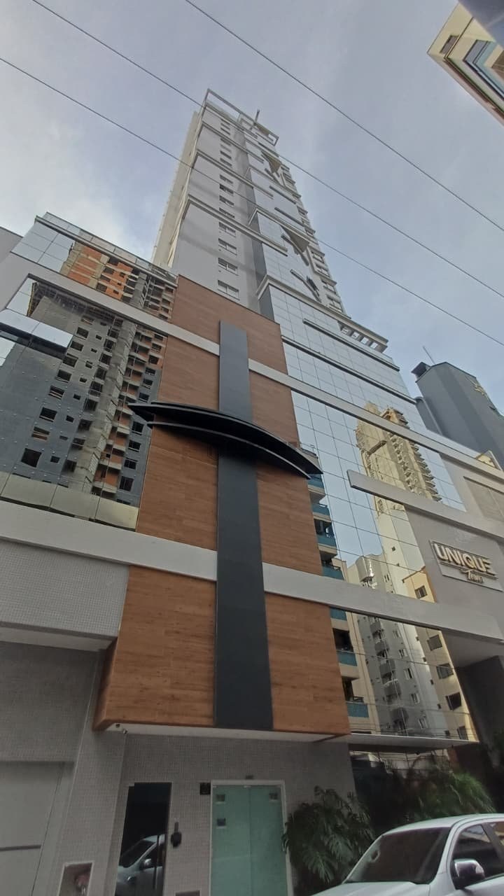 Apartamento com 3 Suítes e Lazer Completo à Venda no Edifício Unique Tower – Centro de Balneário Camboriú