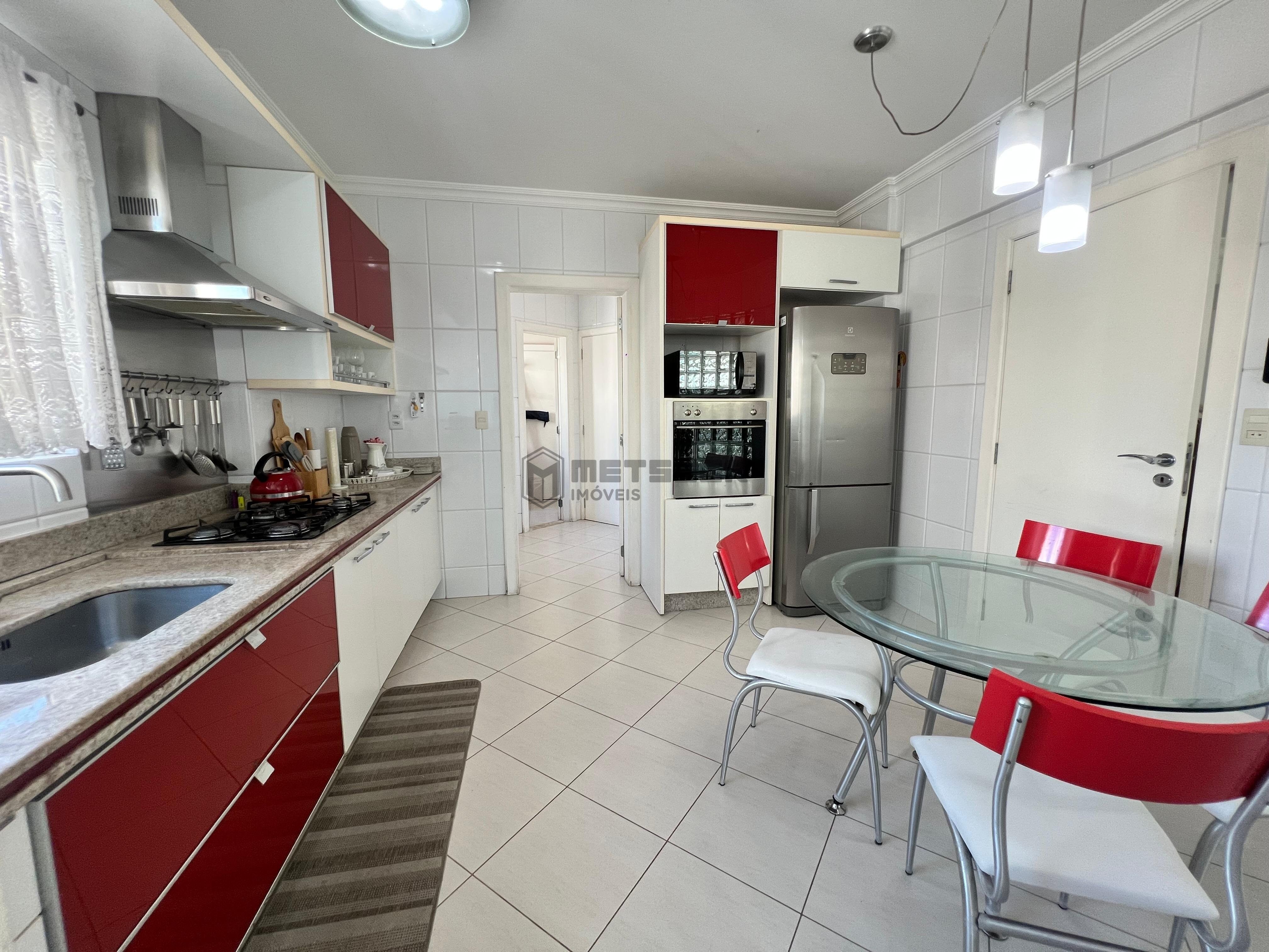 Apartamento Alto Padrão, 3 Suites, Mobiliado Na Avenida Brasil Em Balneário Camboriú
