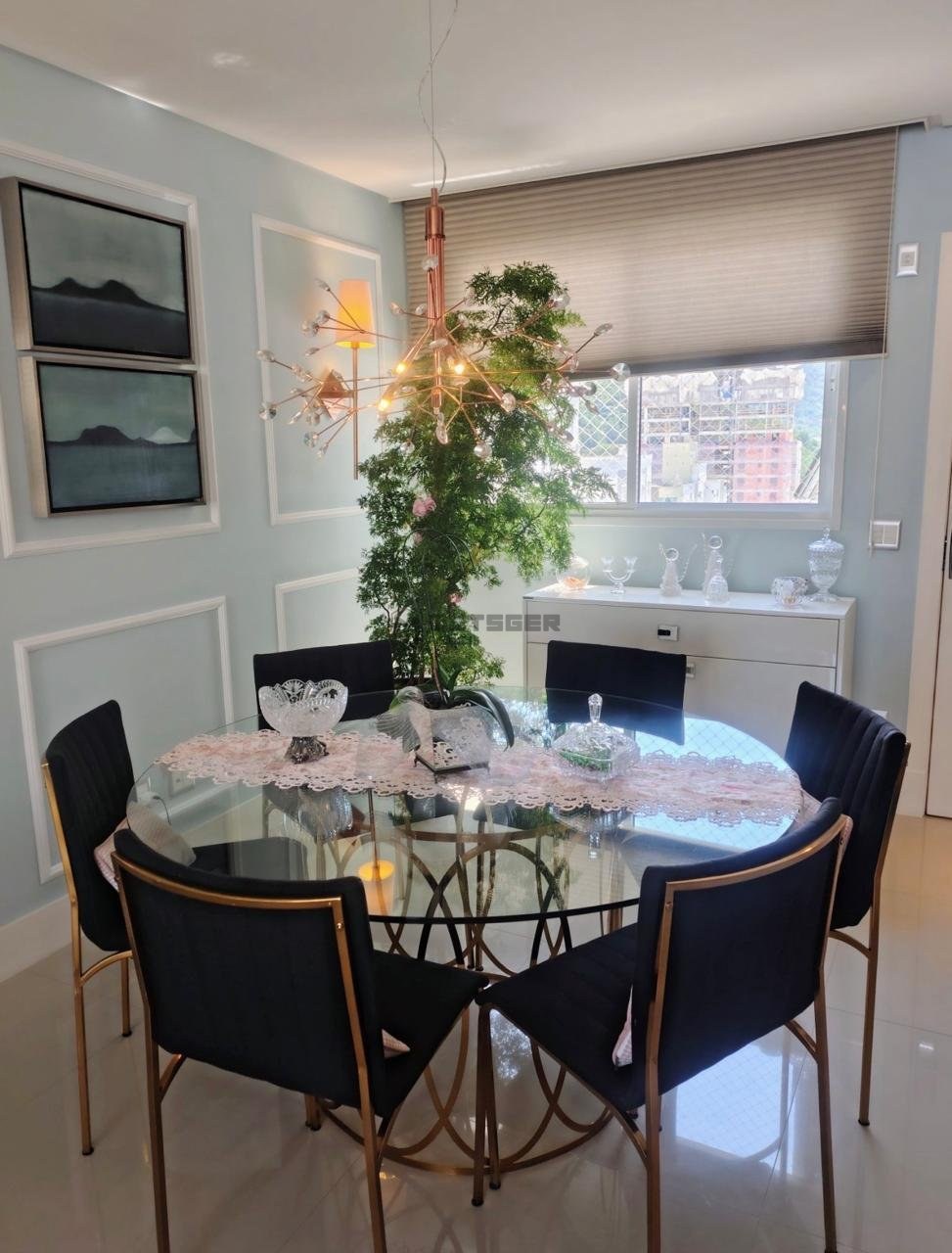 Apartamento Edif Sistina Tower, em Balneário Camboriú2 suítes , 4 dormitórios, 4 banheiros