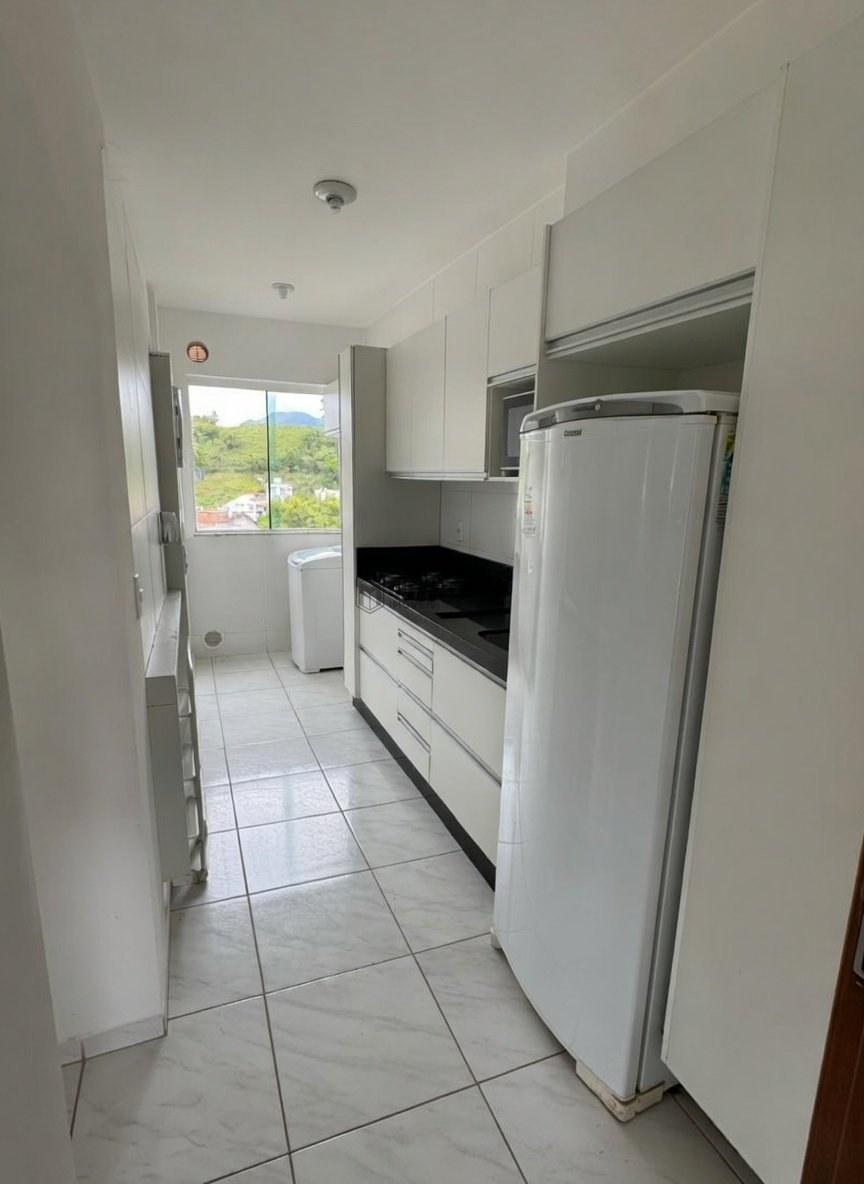 Apartamento mobiliado à venda em Camboriú | Excelente localização a apenas 4 minutos da Praia Central de Balneário Camboriú!