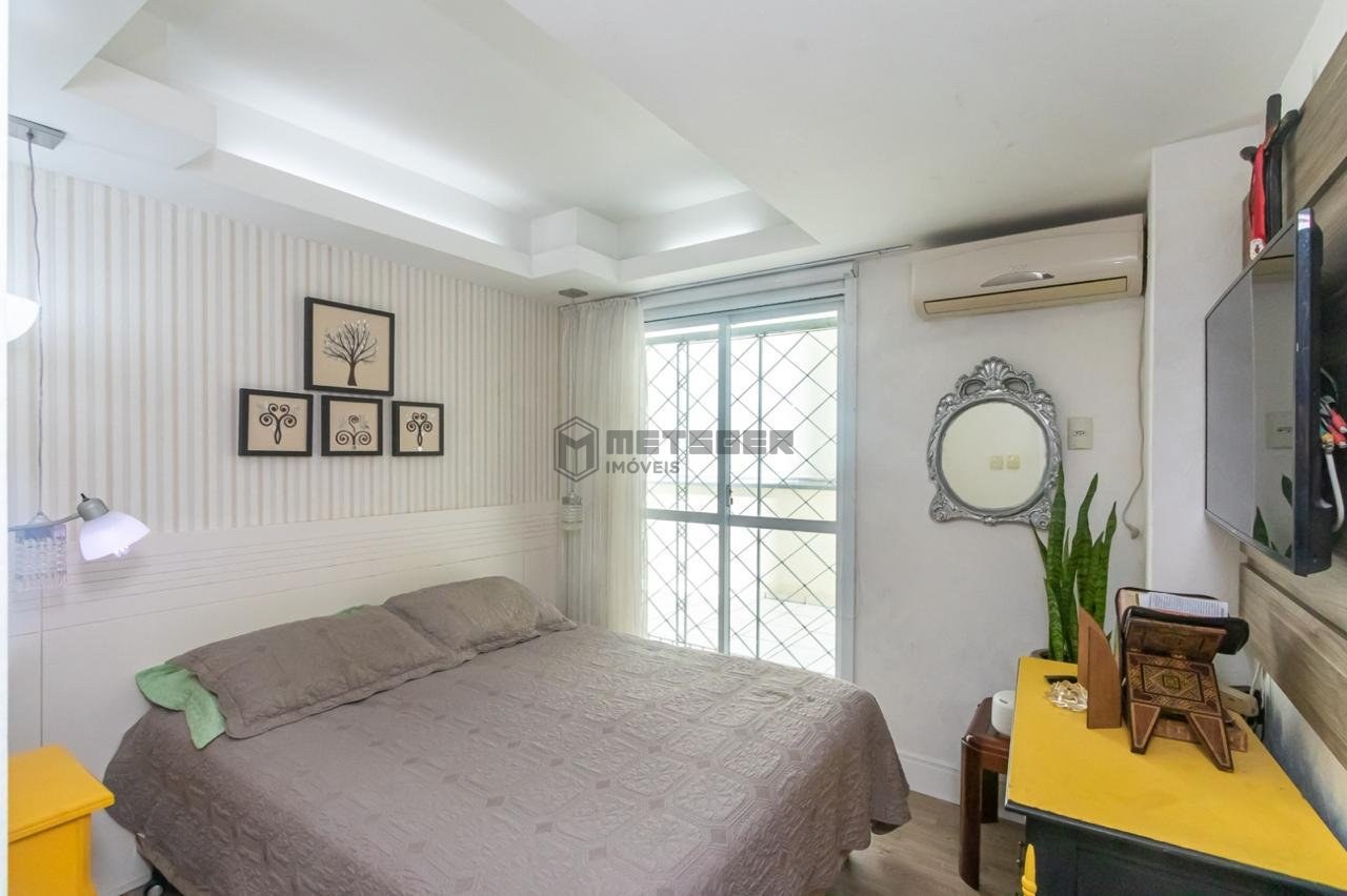 Apartamento Edif Ilma , Balneário Camboriú 2 suítes , 1 lavabo, 2 vagas de garagem, uma e uma excelente área externa.