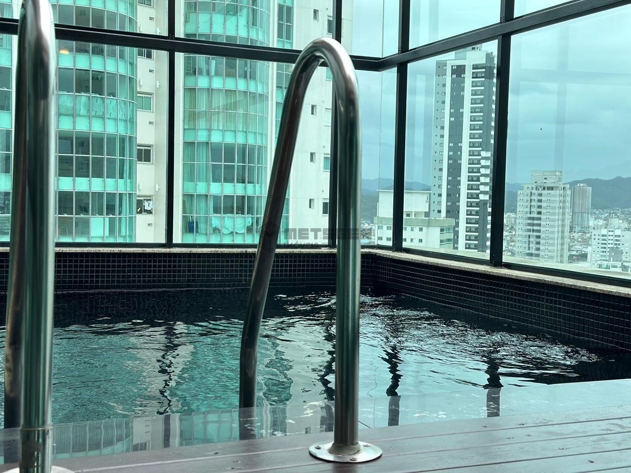 Apartamento Cobertura, Balneário Camboriú, excelente localização, 4 suites  vista Mar