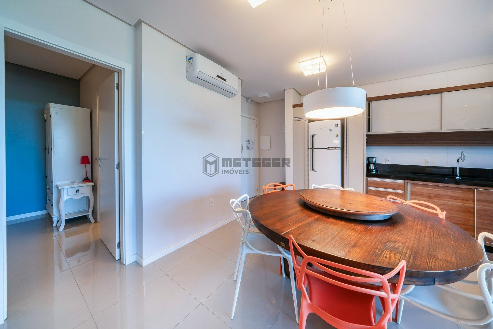 APARTAMENTO MOBILIADO A 150 METROS DO MAR EM MARISCAL – BOMBINHAS/SC