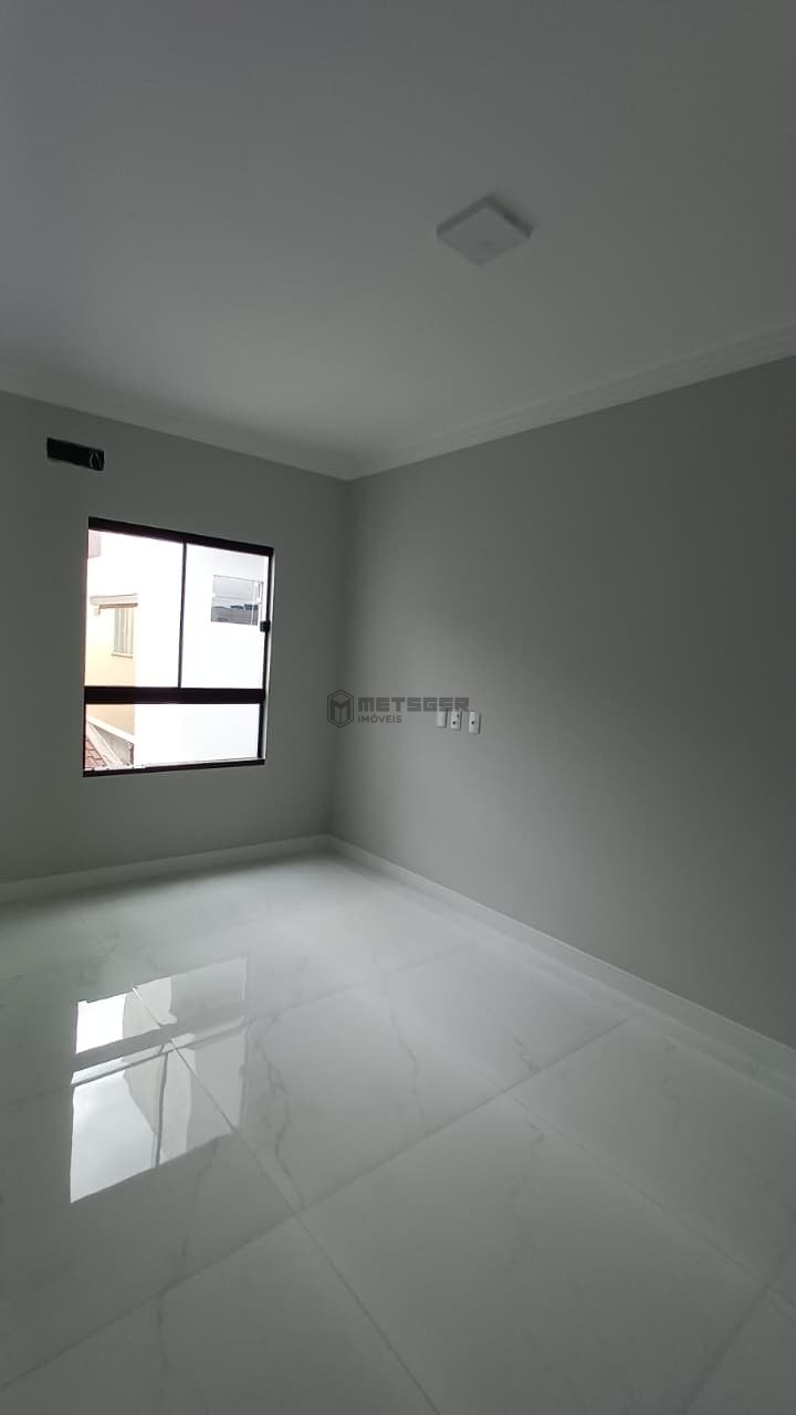 Sobrado Novo com 3 Suítes e 2 Vagas à Venda no Rio Pequeno – Camboriú