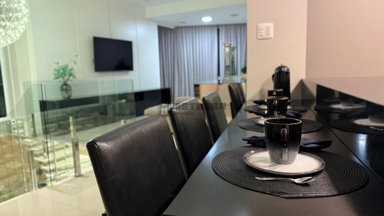 Apartamento Cobertura, Balneário Camboriú, excelente localização, 4 suites  vista Mar