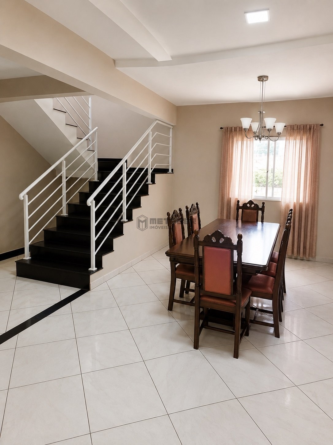 Casa Ampla com 2 Quartos, Suíte e 500m² de Terreno à Venda em Areias – Camboriú