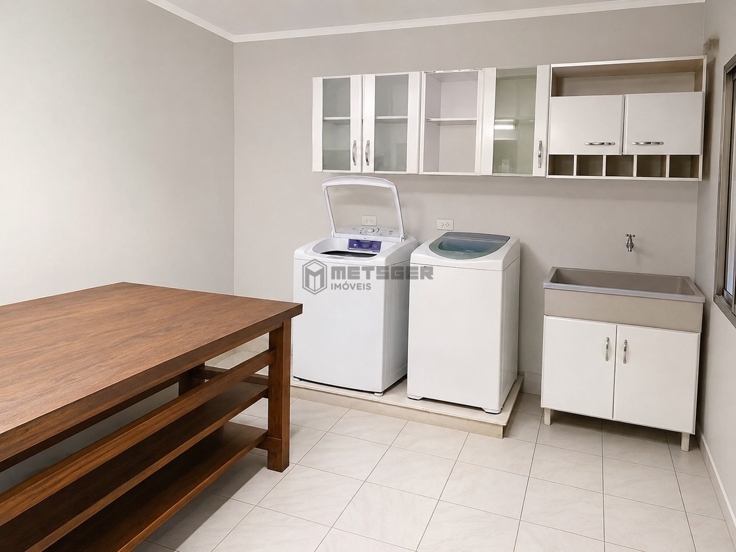 Casa Ampla com 2 Quartos, Suíte e 500m² de Terreno à Venda em Areias – Camboriú