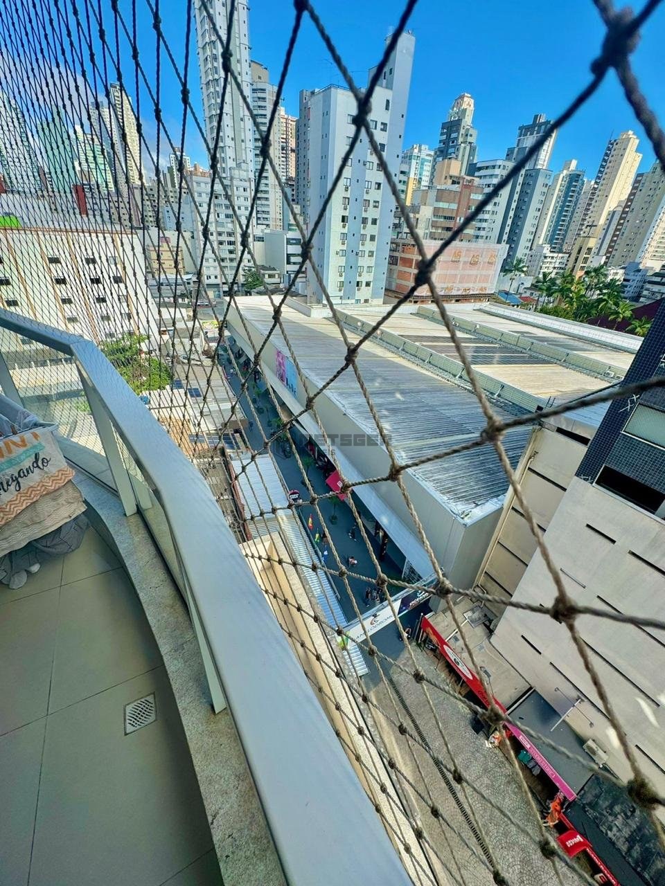 Apartamento Edif Maison Antonieta 2 suítes, 2 vagas no coração de Balneário Camboriú