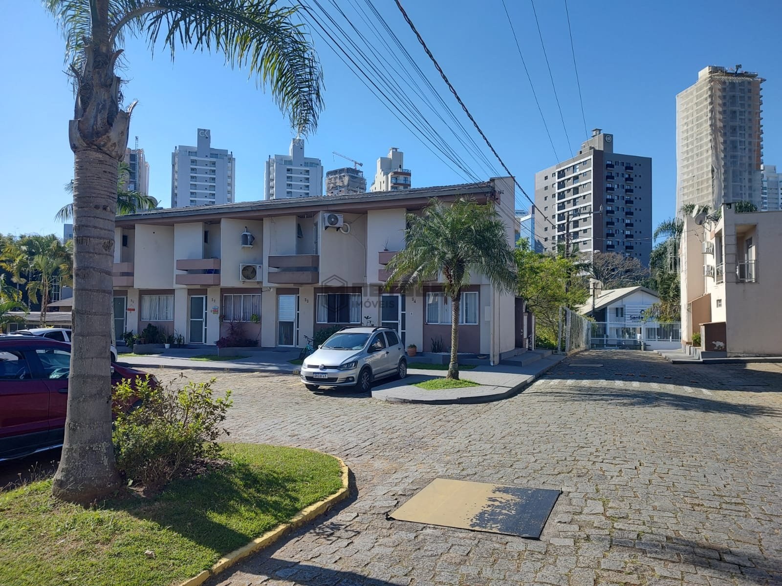 SOBRADO EM CONDOMÍNIO FECHADO NO ARIRIBÁ – CONFORTO, SEGURANÇA E QUALIDADE DE VIDA