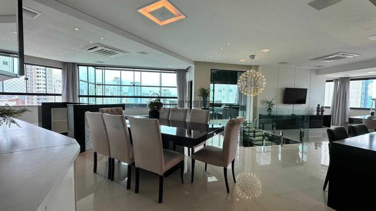 Apartamento Cobertura, Balneário Camboriú, excelente localização, 4 suites  vista Mar