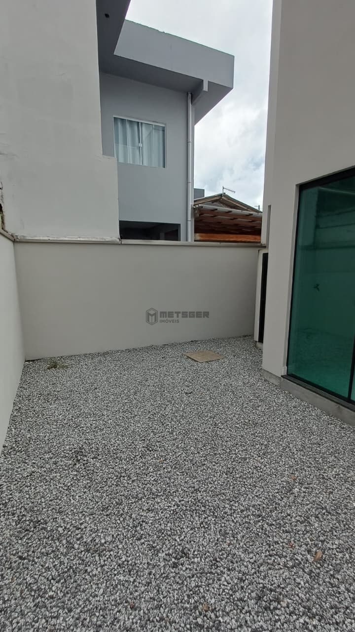 Sobrado Novo com 3 Suítes e 2 Vagas à Venda no Rio Pequeno – Camboriú